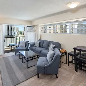 https://ocean-view-from-lanais-2-blocks-to-waikiki-beach.hotelsinhawaii.org